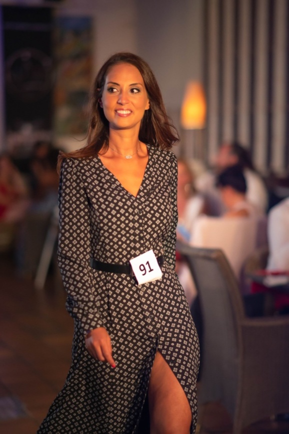 PHOTO luxshooting.lu / GALERIE SUBTILE / Robe MAXPOINT / EGO HAIR FASHION / MAKE UP EGO BEAUTY PHOTO luxshooting.lu / GALERIE SUBTILE / Robe MAXPOINT / EGO HAIR FASHION / MAKE UP EGO BEAUTY