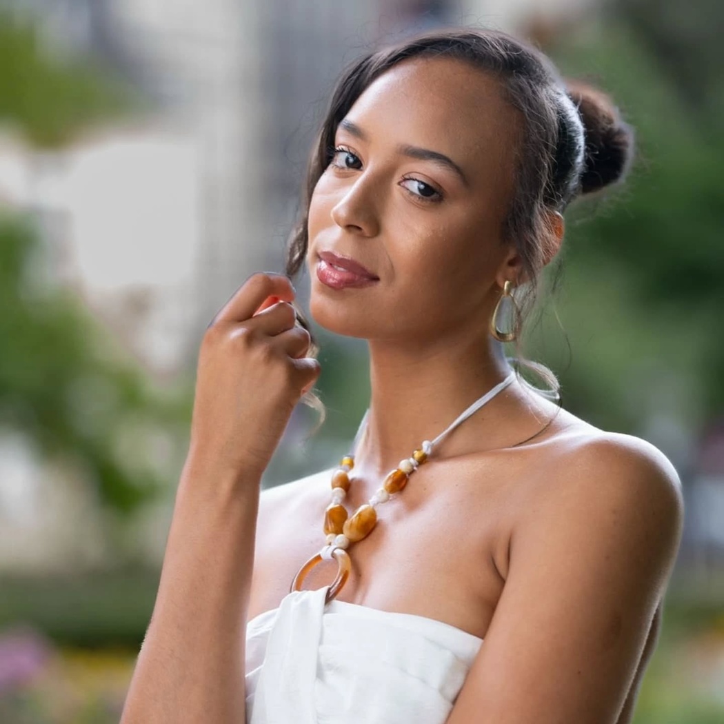 La Miss, Laura La Miss, Laura