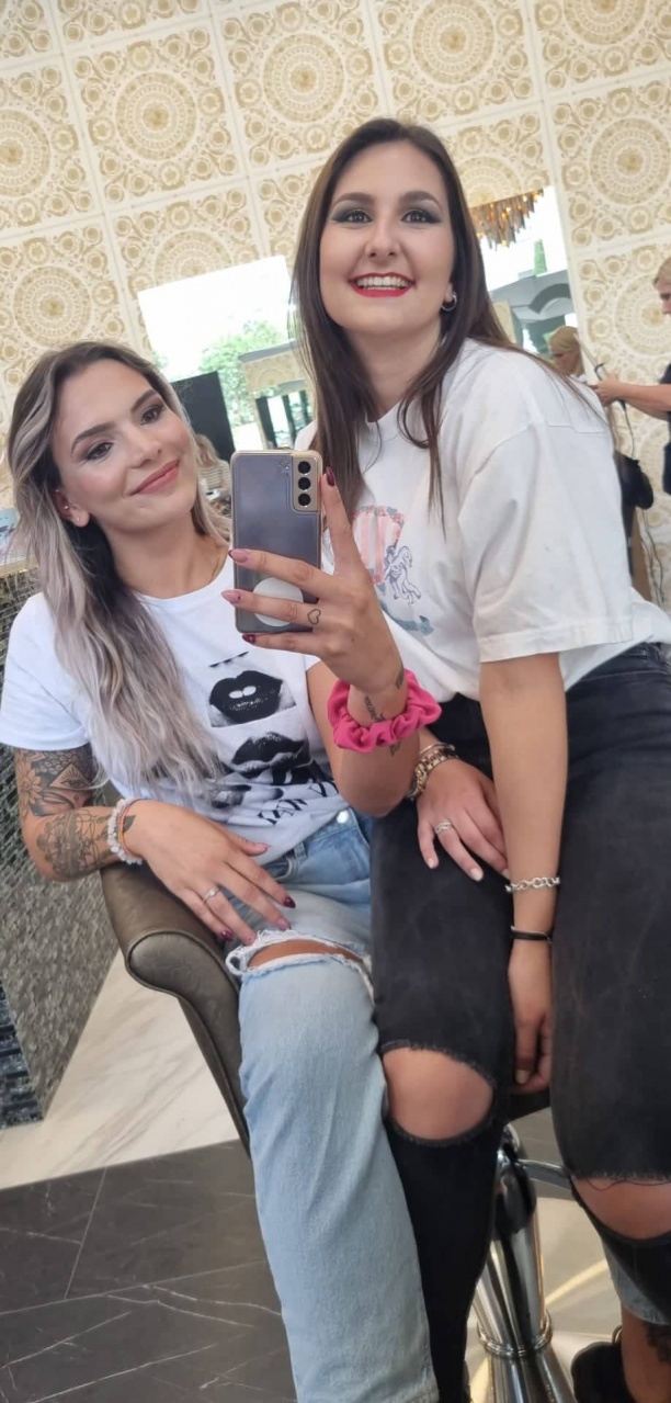 come a la maison-ego hair